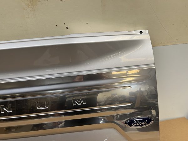 NICE 2018 2019 2020 FORD F150 PLATINUM REAR OEM TAILGATE GENUINE FOR STEP - Image 8