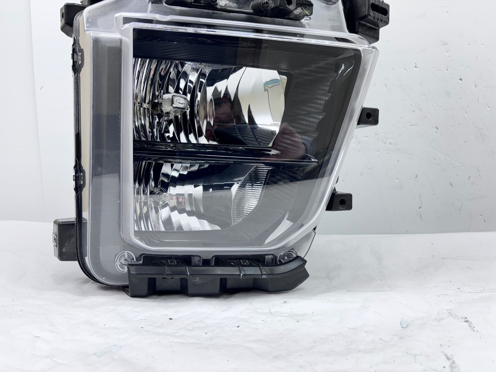 2020 2021 2022 2023 CHEVY SILVERADO 2500 3500 HALOGEN RIGHT OEM HEADLIGHT - Image 2