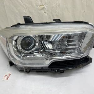 🌟🌟 2016 2017 2018 2019 2020 2021 TOYOTA TACOMA HALOGE FRONT RIGHT HEADLIGHT