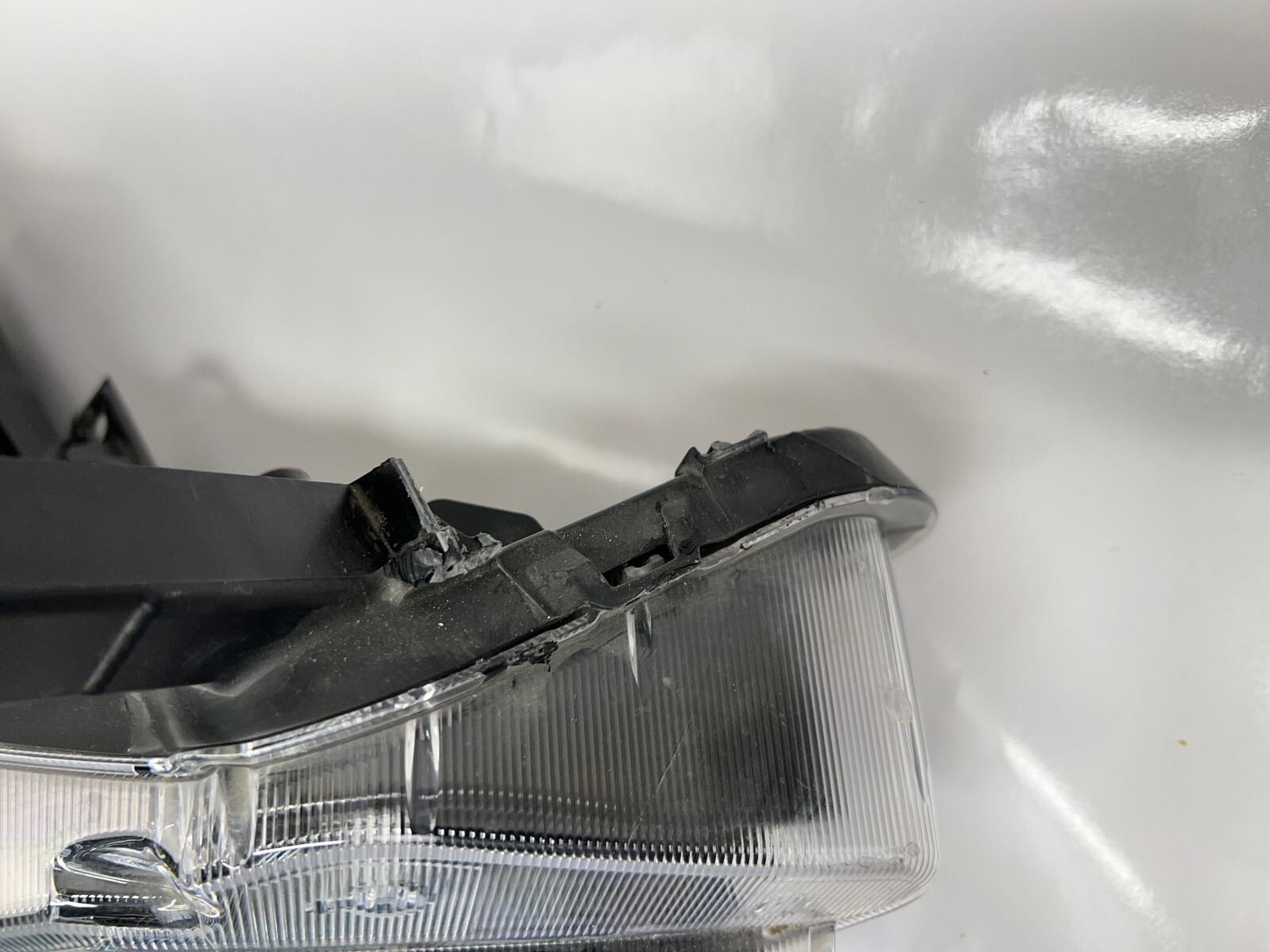 2021 2022 2023 NISSAN KICKS HALOGEN FRONT RIGHT OEM HEADLIGHT 260105R00A - Image 7