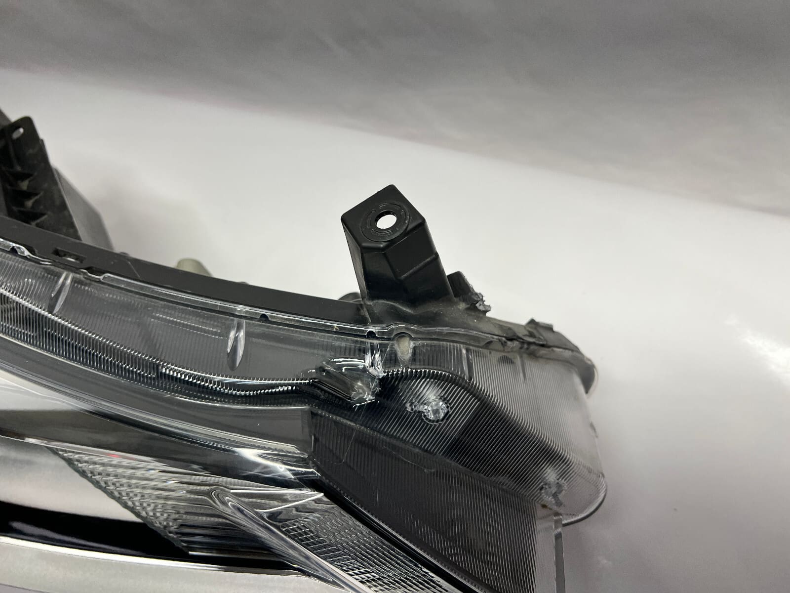 2021 2022 2023 NISSAN KICKS HALOGEN FRONT RIGHT OEM HEADLIGHT 260105R00A - Image 8