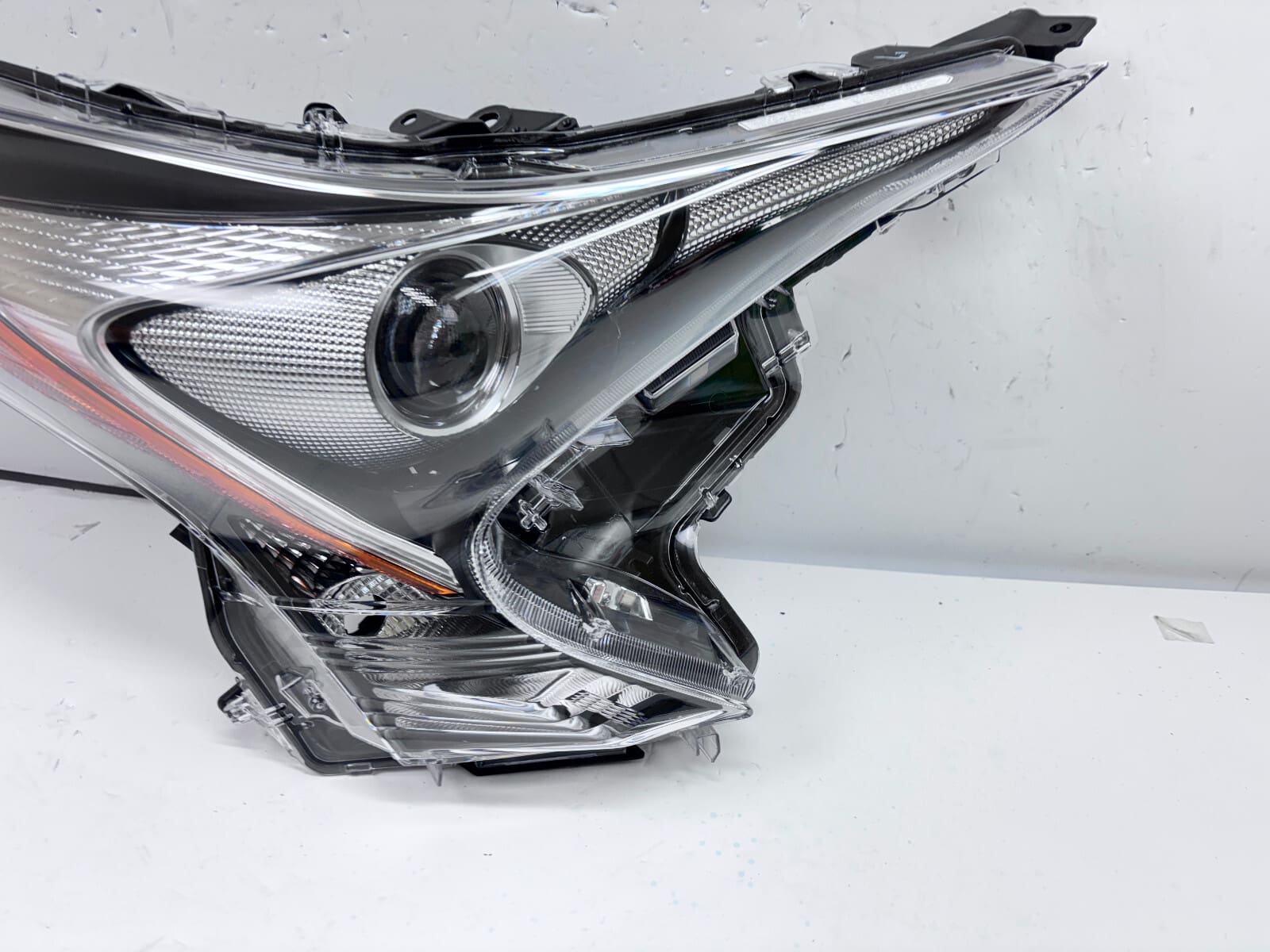 MINT 81140-47741 2016 2017 2018 TOYOTA PRIUS LED FRONT RIGHT OEM HEADLIGHT - Image 3