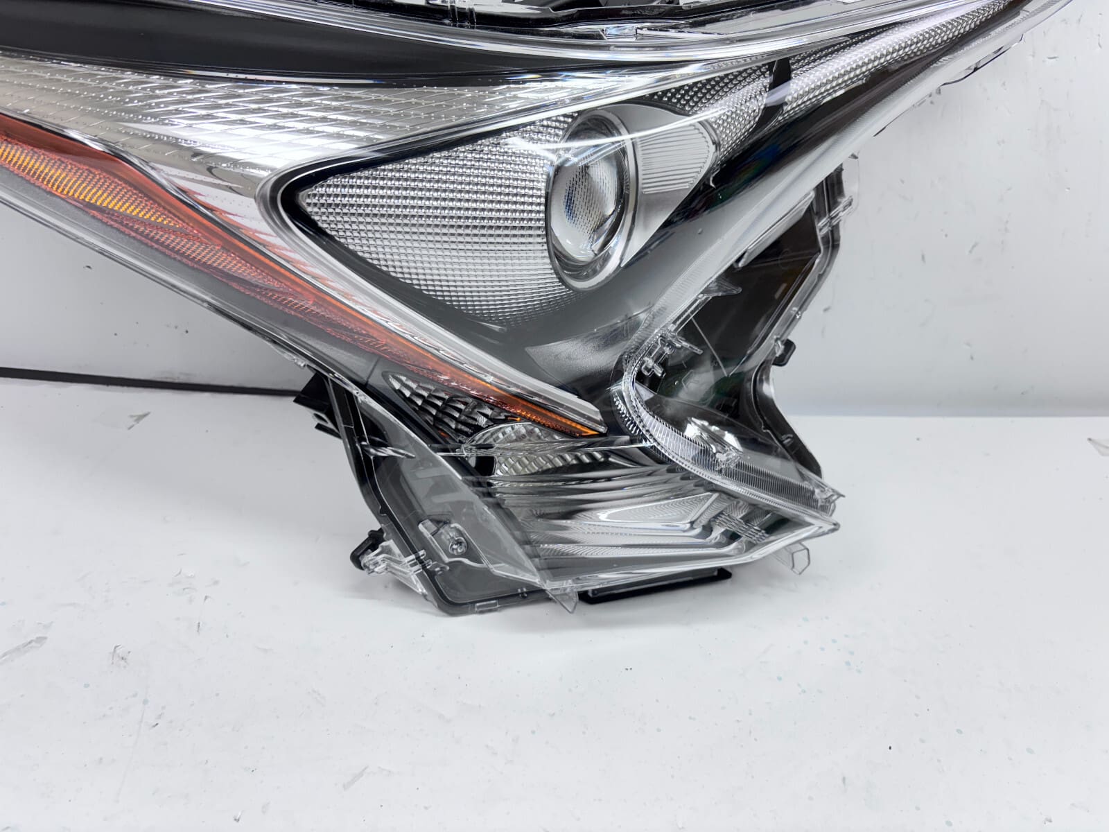 MINT 81140-47741 2016 2017 2018 TOYOTA PRIUS LED FRONT RIGHT OEM HEADLIGHT - Image 8