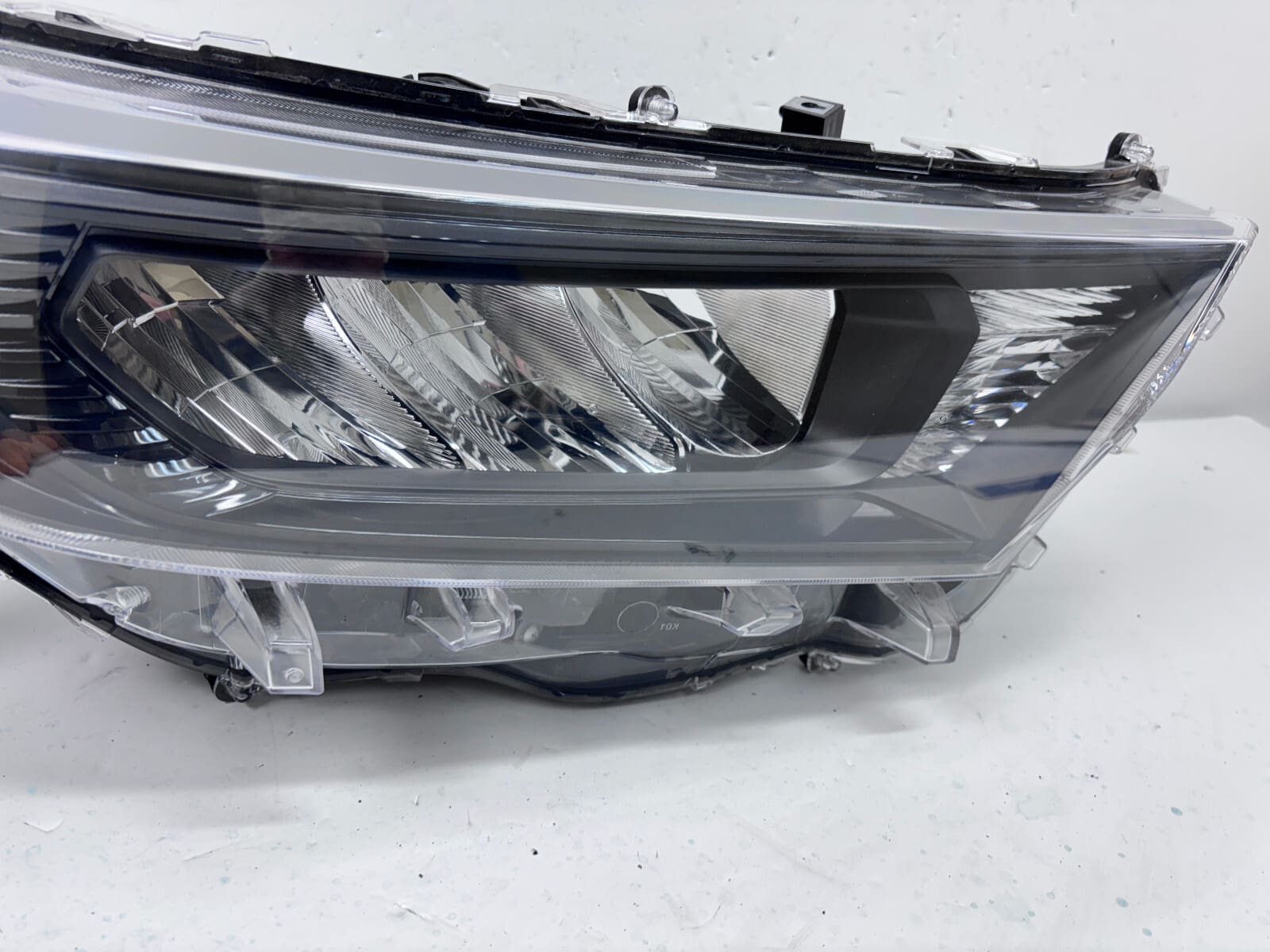 81100R152 2019 2020 2021 TOYOTA RAV4 LED BLACK BEZEL FRONT RIGHT OEM HEADLIGHT - Image 6