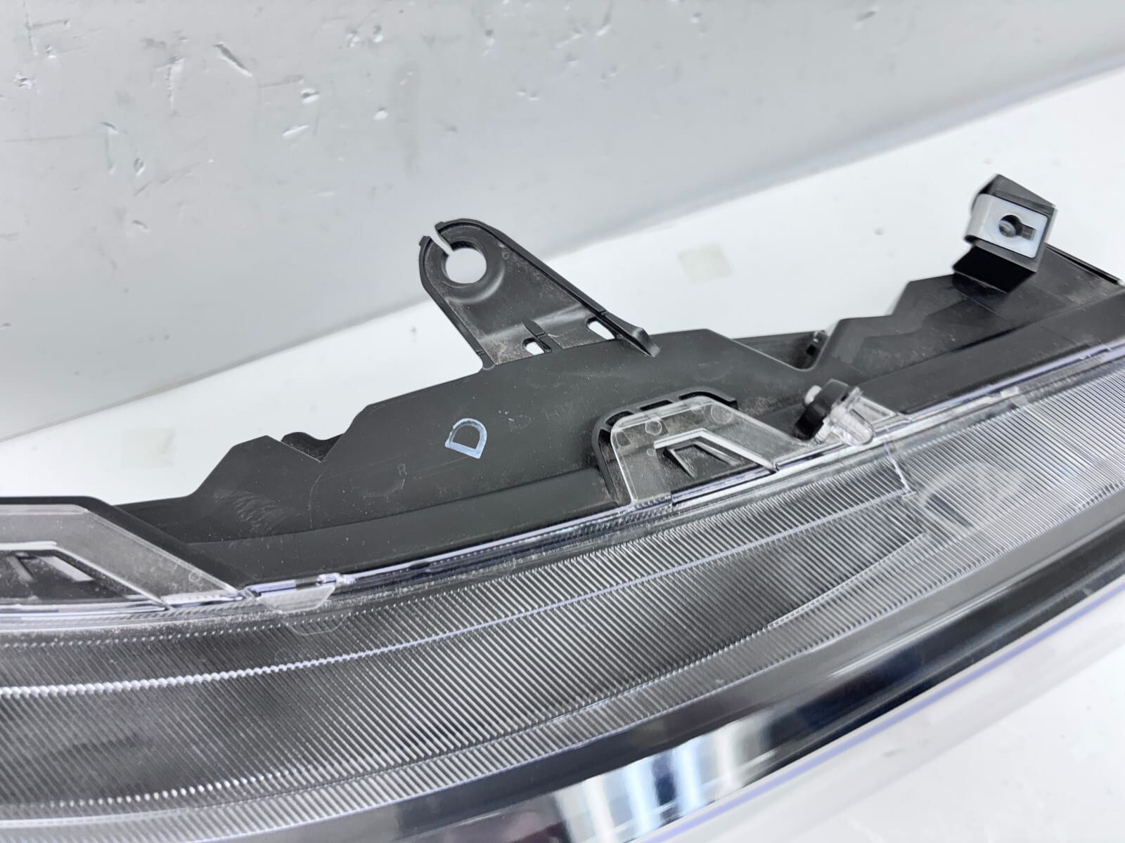 81100R152 2019 2020 2021 TOYOTA RAV4 LED BLACK BEZEL FRONT RIGHT OEM HEADLIGHT - Image 14