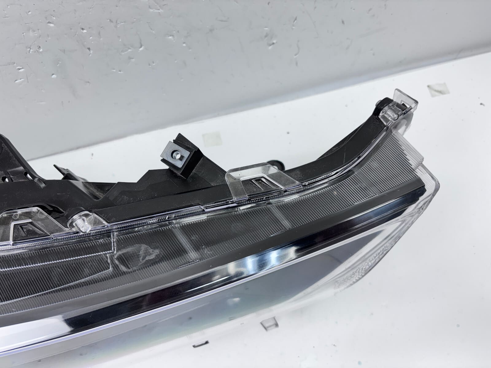 81100R152 2019 2020 2021 TOYOTA RAV4 LED BLACK BEZEL FRONT RIGHT OEM HEADLIGHT - Image 15