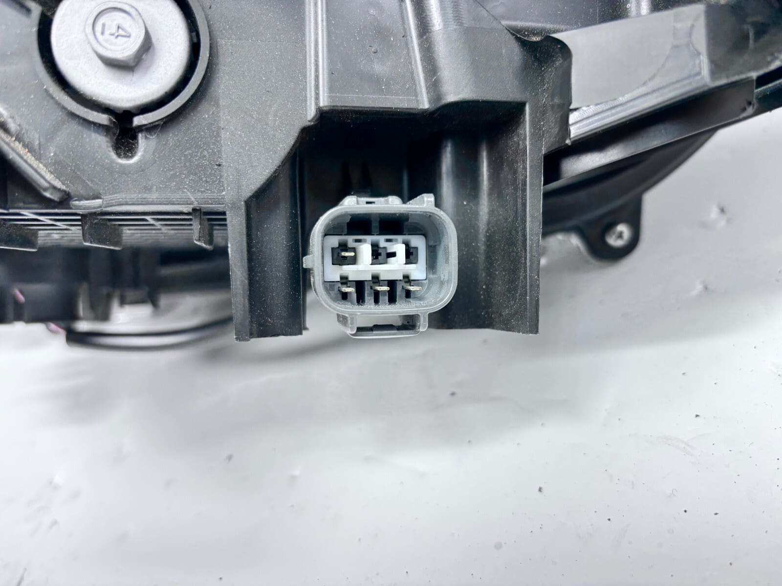 81100R152 2019 2020 2021 TOYOTA RAV4 LED BLACK BEZEL FRONT RIGHT OEM HEADLIGHT - Image 18
