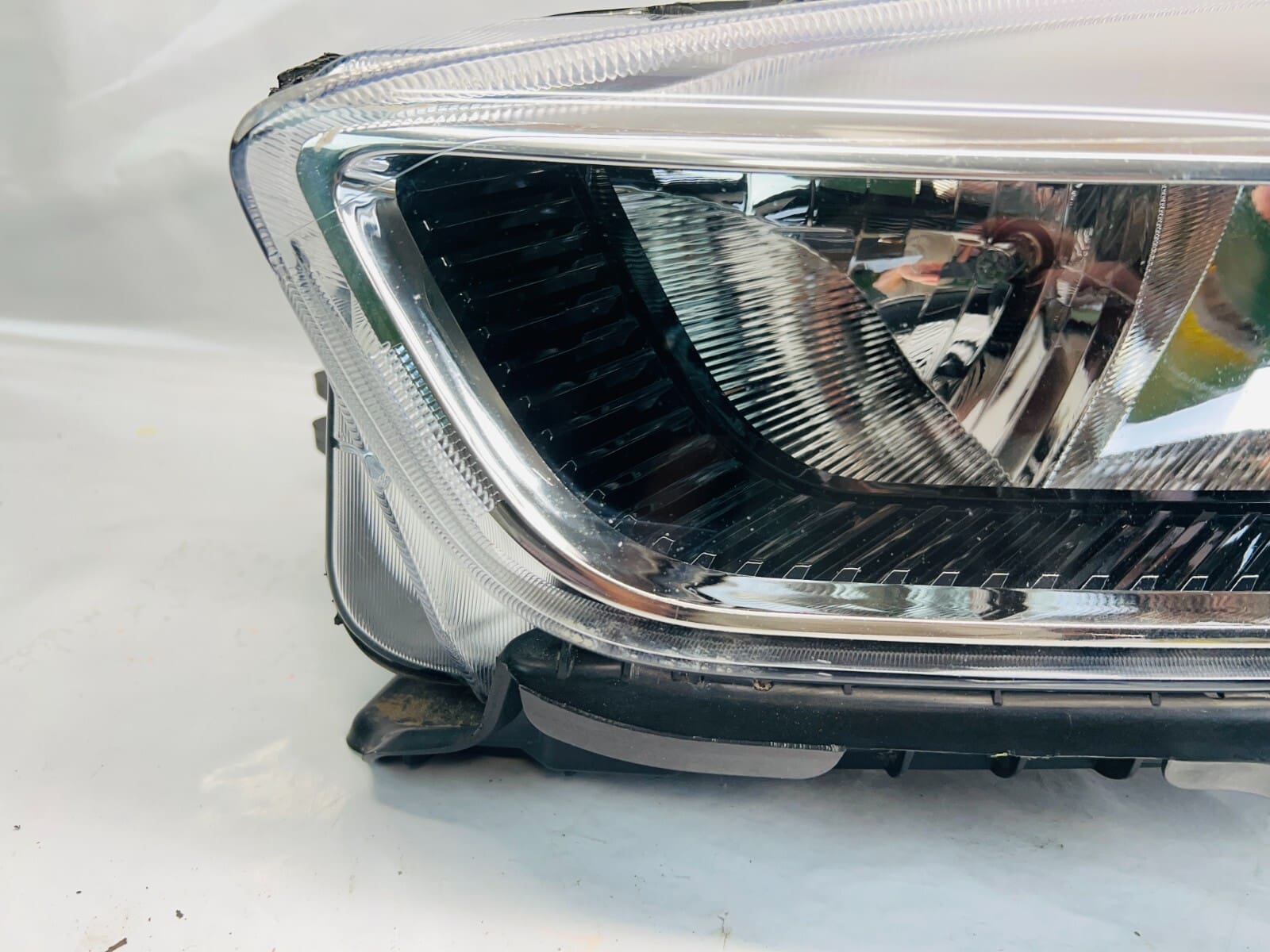 2017 2018 2019 FORD ESCAPE HALOGEN FRONT LEFT OEM HEADLIGHT GENUINE - Image 2