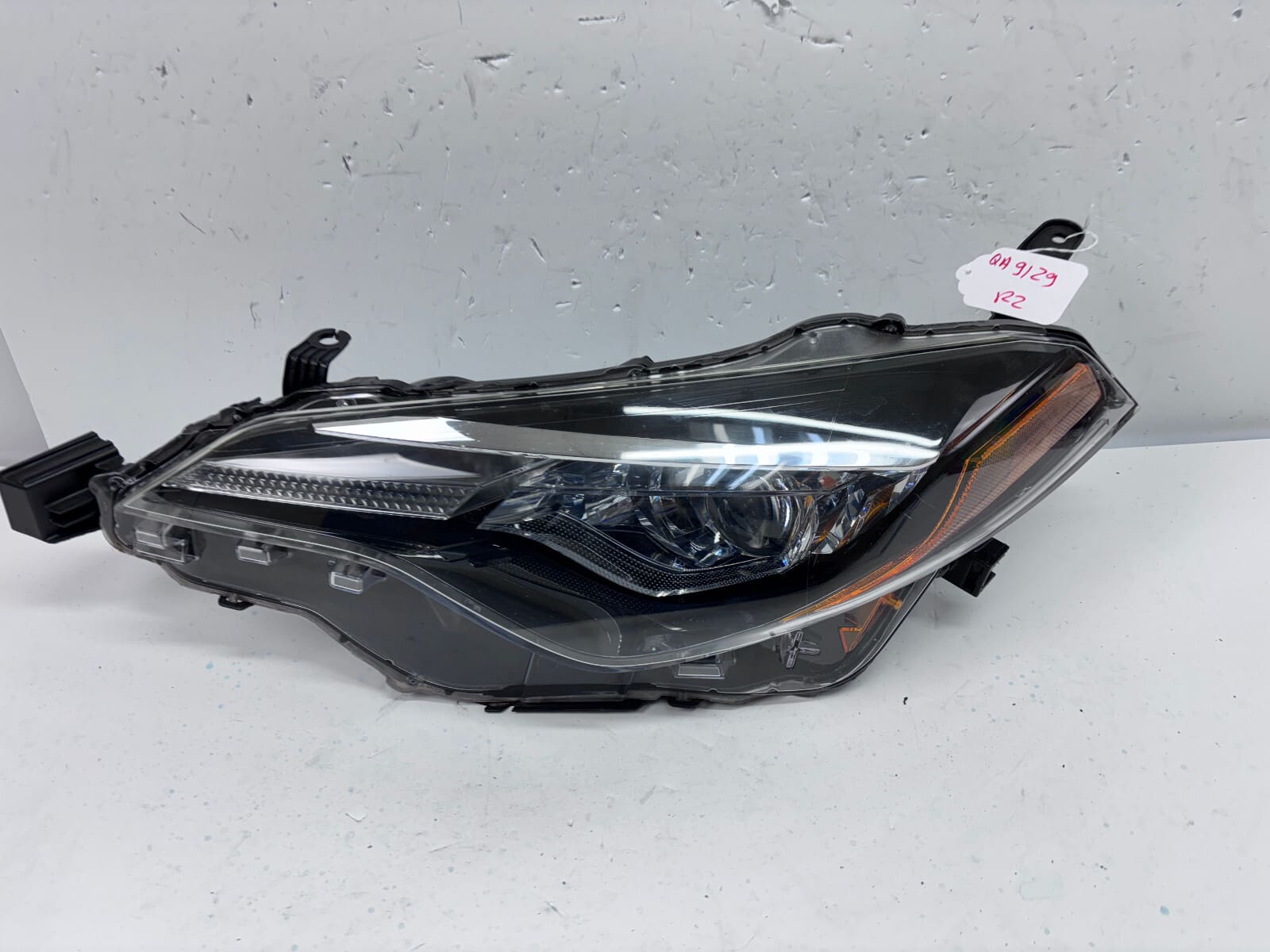 2017 2018 2019 TOYOTA COROLLA LED FRONT LEFT OEM HEADLIGHT - Image 2