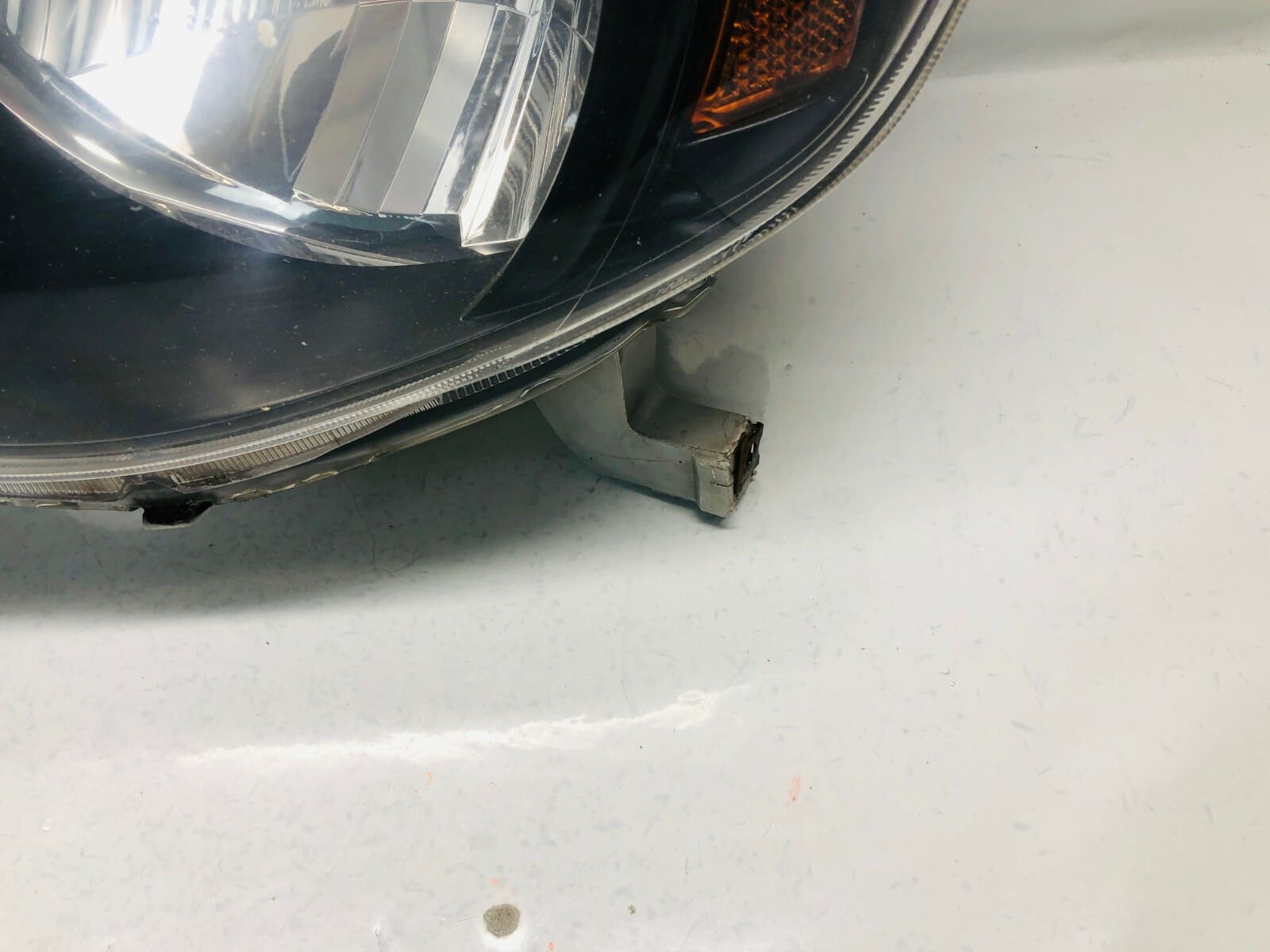 2005 2006 2007 2008 2009 2010 2011 TOYOTA TACOMA BLACK TRIM LEFT OEM HEADLIGHT - Image 10
