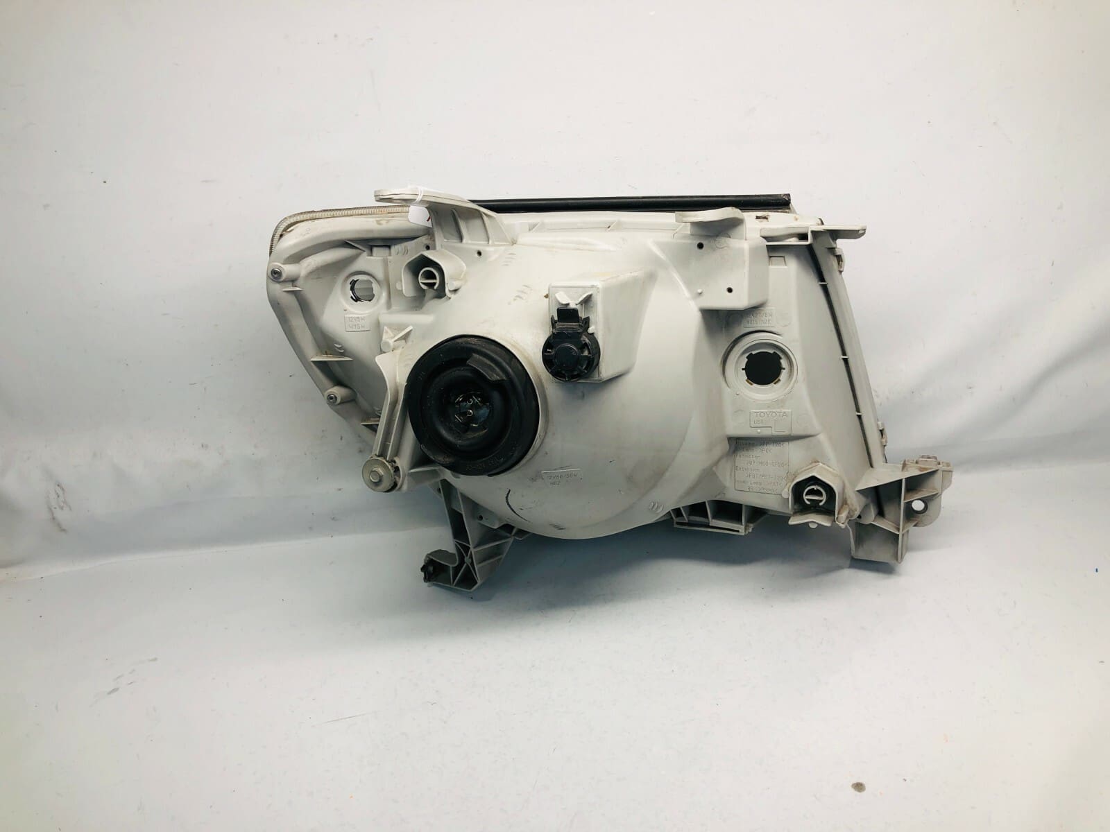 2005 2006 2007 2008 2009 2010 2011 TOYOTA TACOMA BLACK TRIM LEFT OEM HEADLIGHT - Image 11