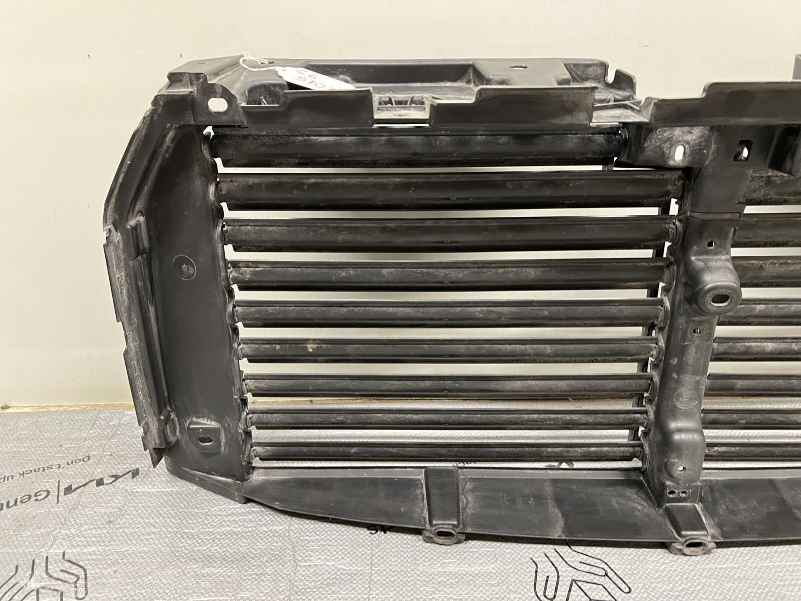 2015 2016 2017 FORD F150 Front OEM RADIATOR GRILLE SHUTTER GENUINE BROKEN TAB - Image 2