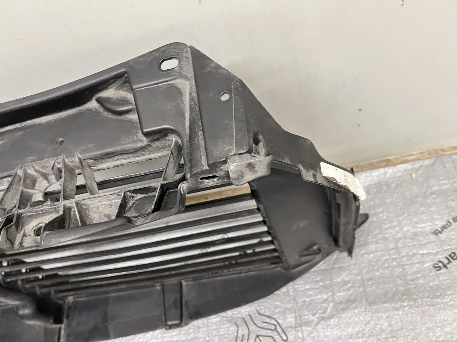 2015 2016 2017 FORD F150 Front OEM RADIATOR GRILLE SHUTTER GENUINE BROKEN TAB - Image 7