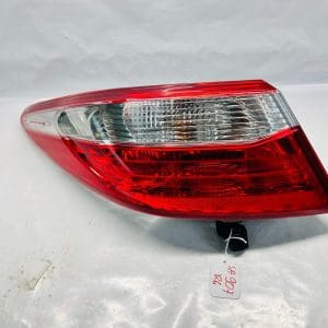 2015 2016 2017 TOYOTA CAMRY REAR LEFT OEM TAIL LIGHT