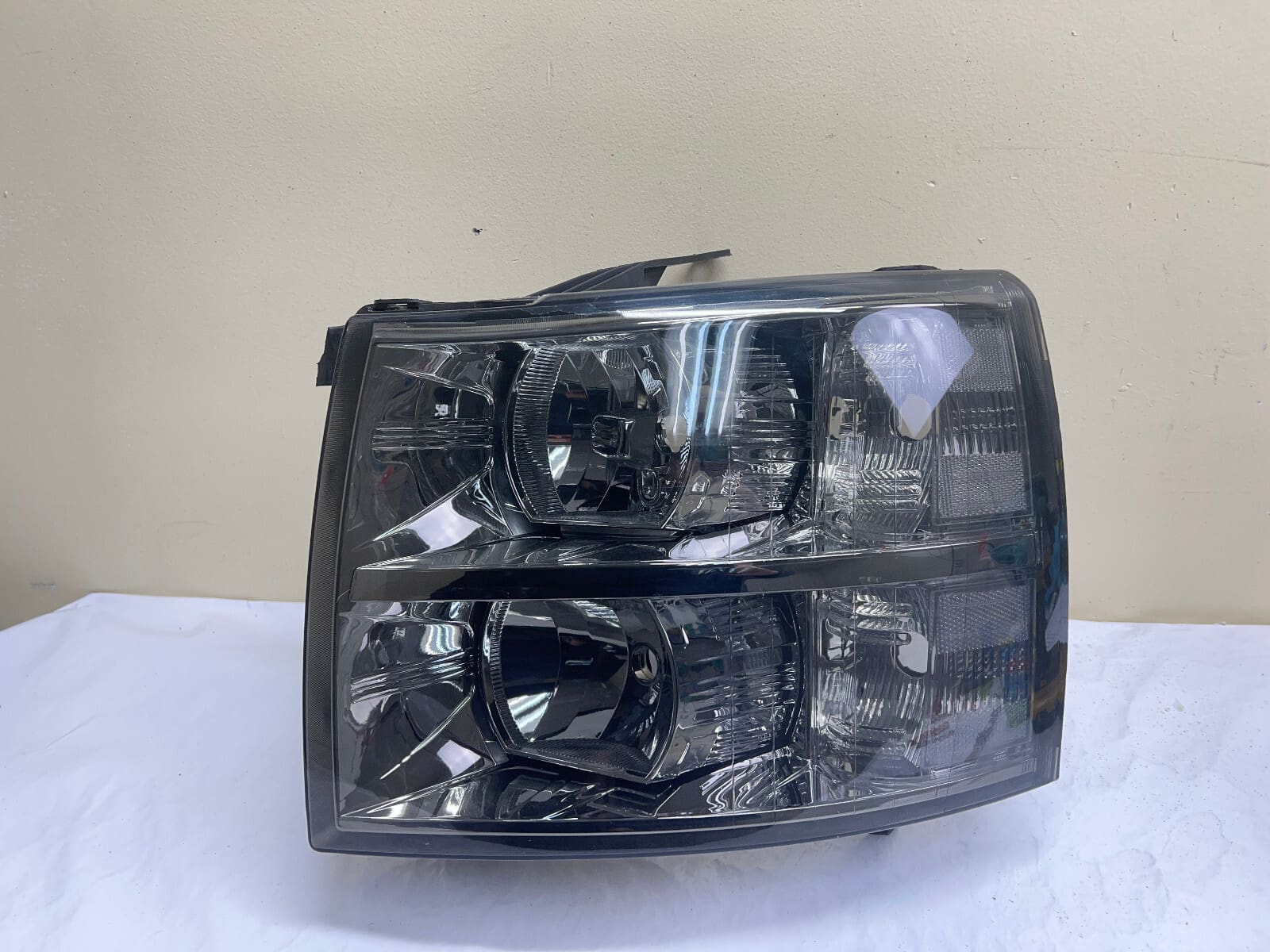 2007 2008 2009 2010 2011 2012 2013 CHEVY SILVERADO FRONT LEFT OEM HEADLIGHT