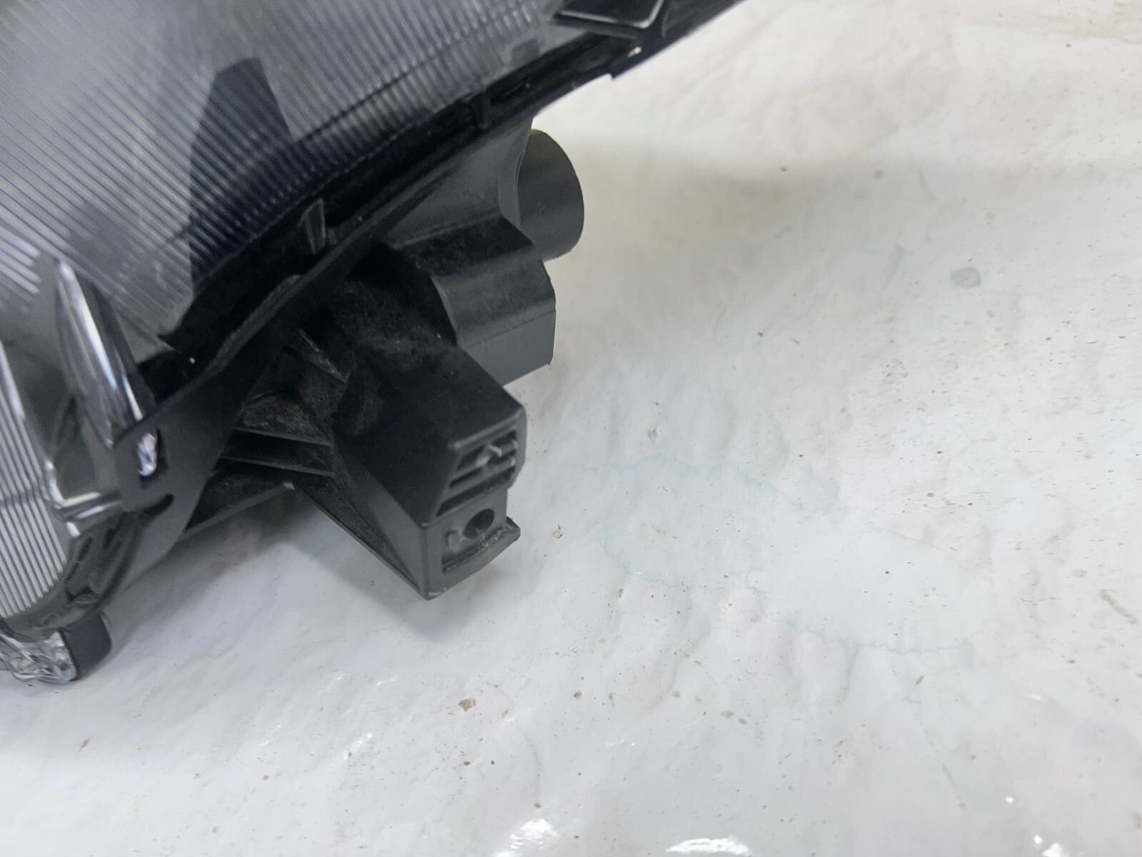 2016 2017 2018 TOYOTA RAV4 HALOGEN BLACK BEZEL FRONT LEFT OEM HEADLIGHT - Image 7