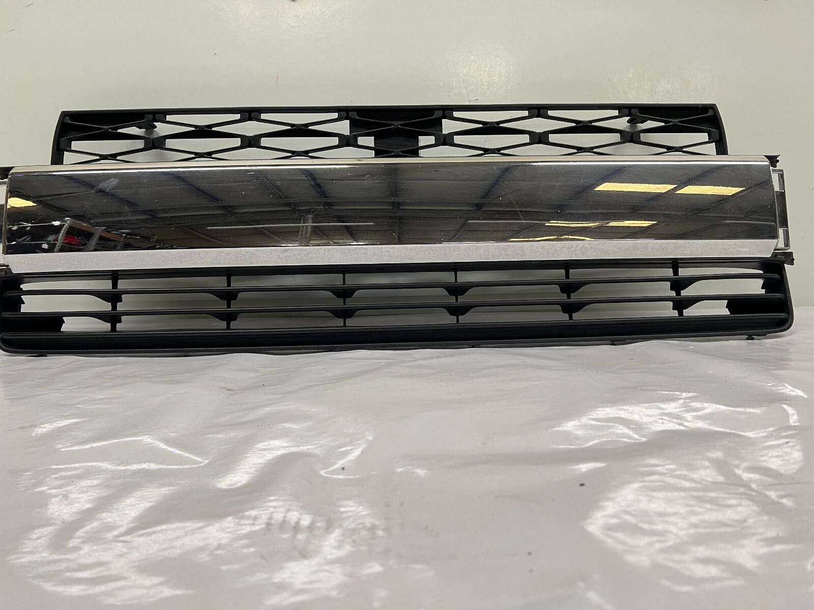 52701-35010 2014 2015 2016 2017 2018 2019 toyota 4runner front oem lower grille - Image 13