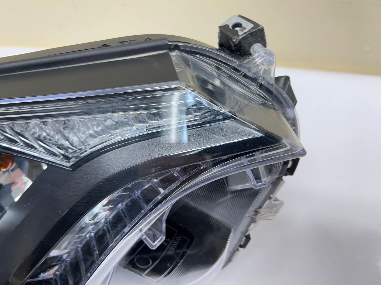 2016 2017 2018 TOYOTA RAV4 HALOGEN BLACK BEZEL FRONT RIGHT OEM HEADLIGHT - Image 3