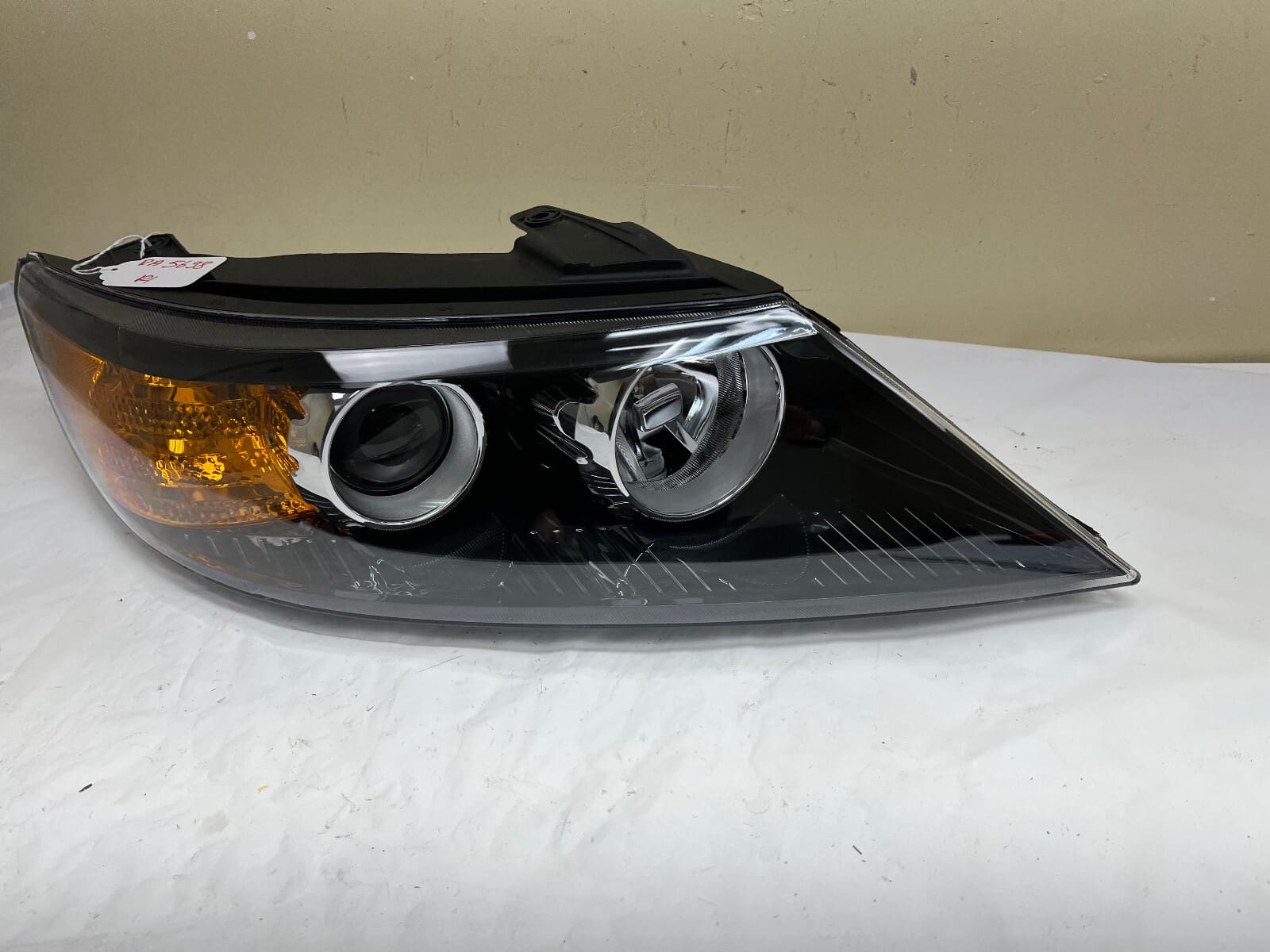 MINT 2011 2012 2013 KIA SORENTO HALOGEN FRONT RIGHT HEADLIGHT 92102-14200 - Image 2