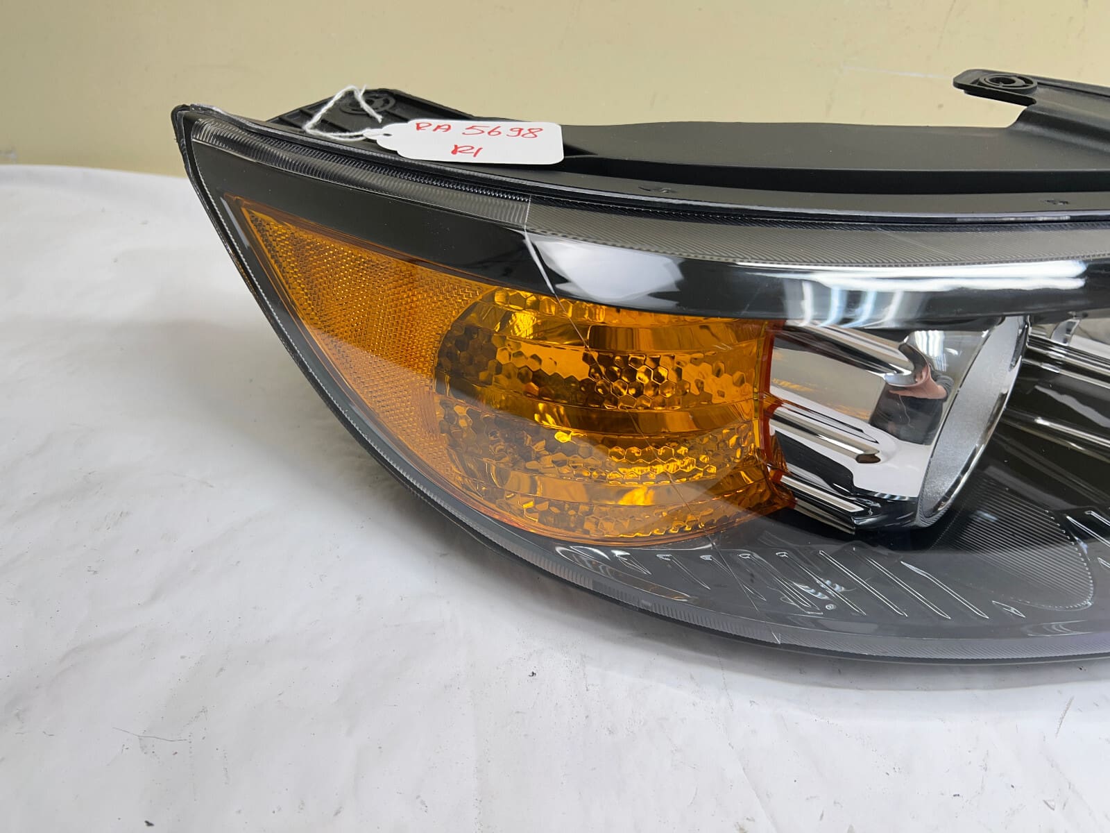 MINT 2011 2012 2013 KIA SORENTO HALOGEN FRONT RIGHT HEADLIGHT 92102-14200 - Image 9