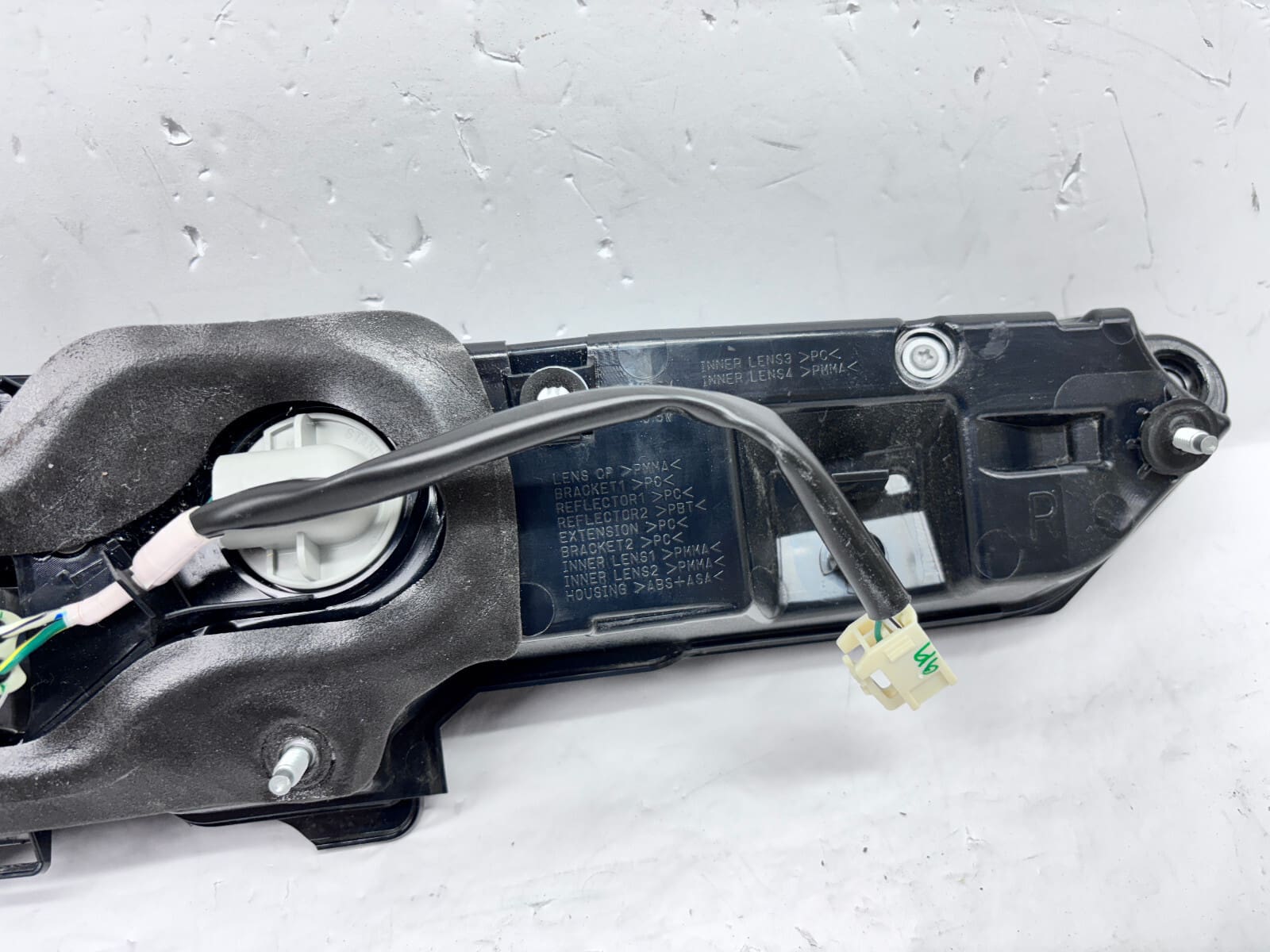 NICE 2022 2023 2024 MITSUBISHI OUTLANDER LED REAR INNER RIGHT OEM TAIL LIGHT - Image 19