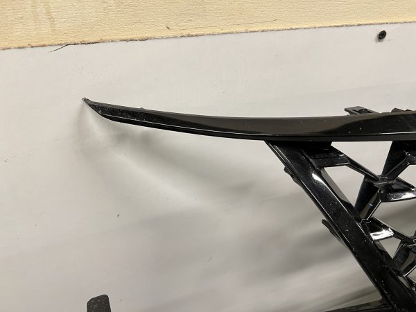53113-07070 2019 2020 2021 2022 TOYOTA AVALON XSE FRONT OEM GRILLE BLACK GLOSS - Image 3