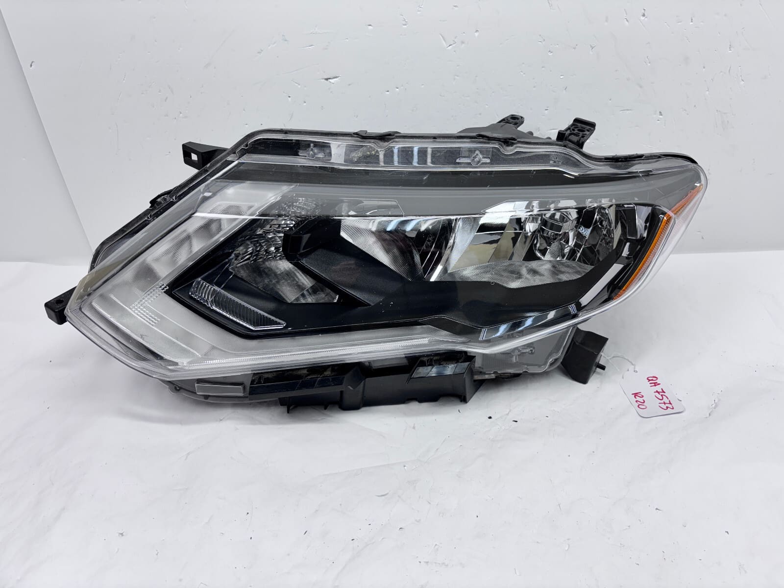 2017 2018 2019 2020 nissan rogue halogen led front left oem headlight