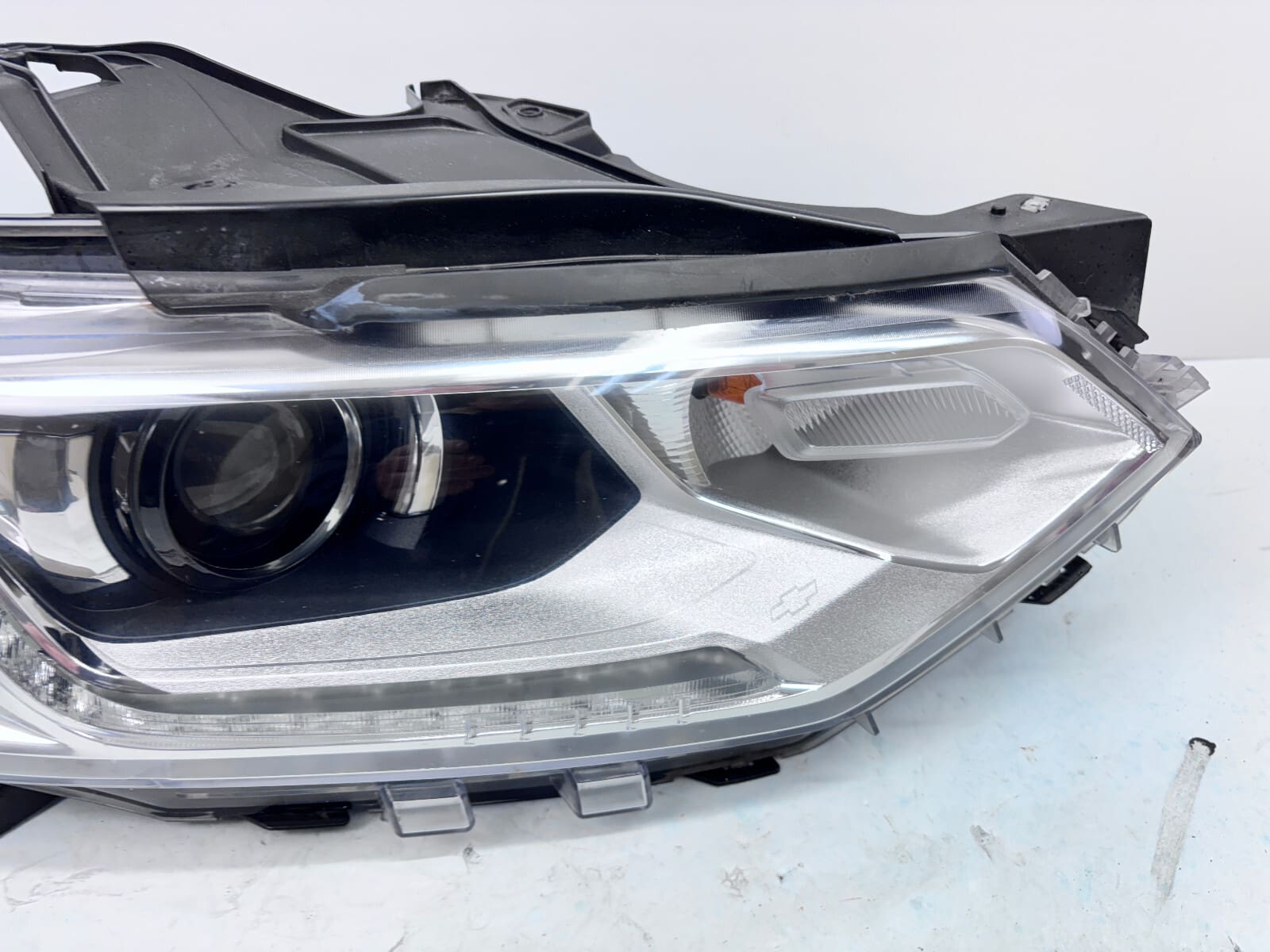 84685649 2018 2019 2010 2021 CHEVY TRAVERSE XENON HID FRONT RIGHT OEM HEADLIGHT - Image 5