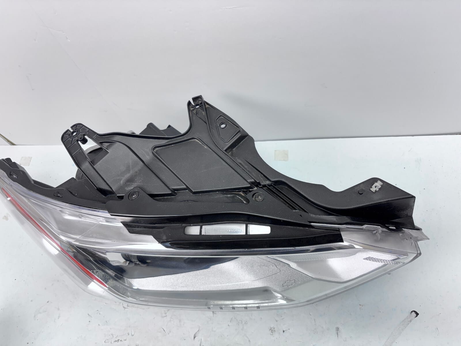 84685649 2018 2019 2010 2021 CHEVY TRAVERSE XENON HID FRONT RIGHT OEM HEADLIGHT - Image 16
