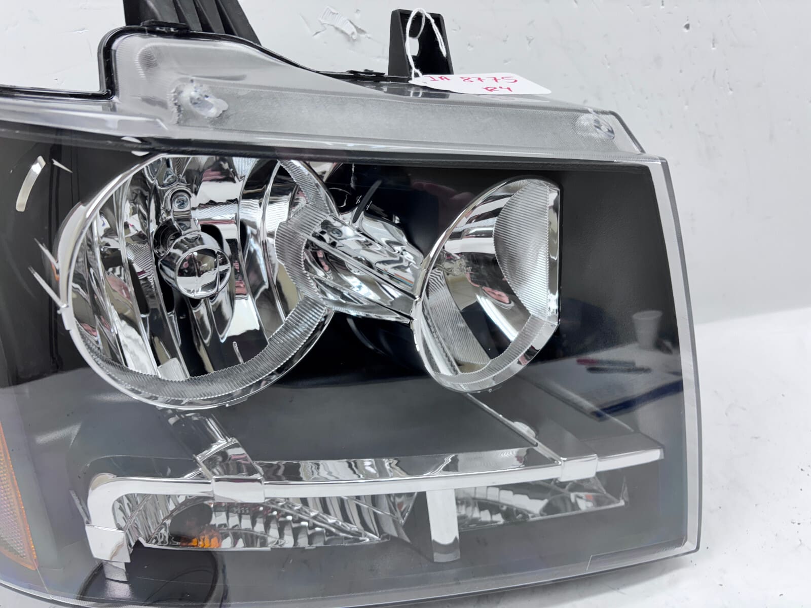 2007 2008 2009 2010 2011-2014 CHEVY TAHOE SUBURBAN HALOGEN RIGHT CAPA HEADLIGHT - Image 6