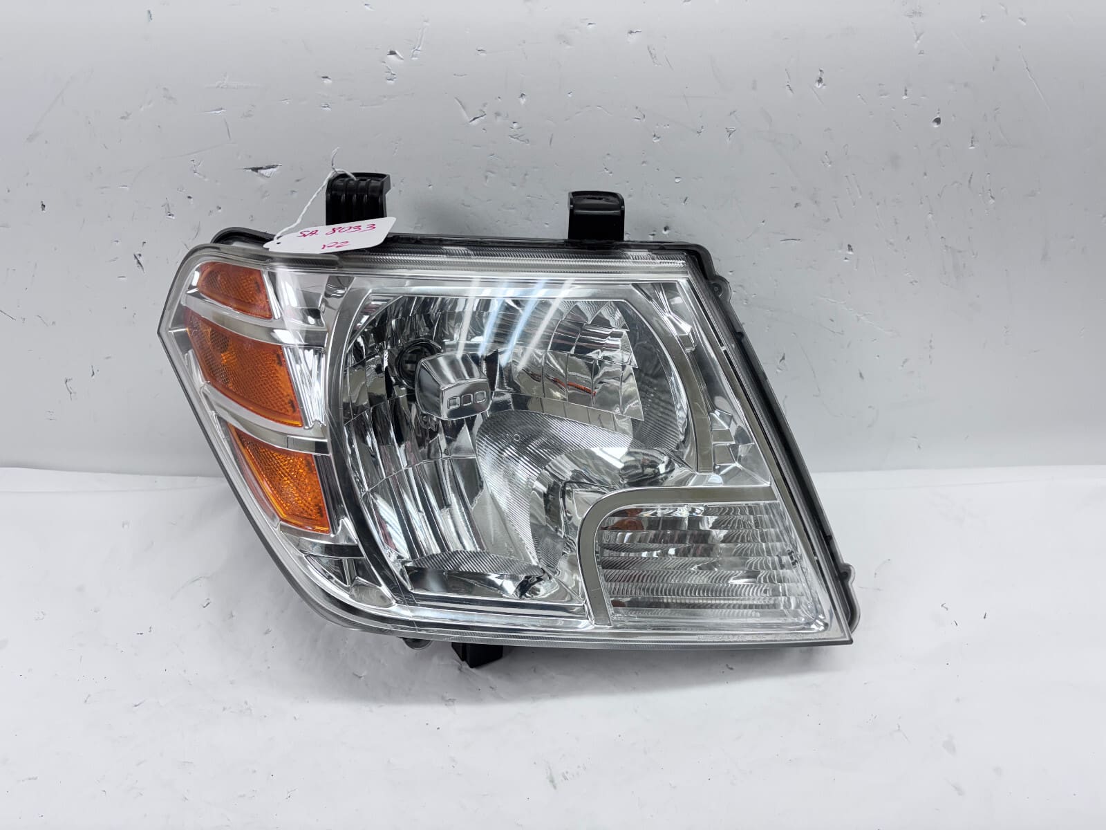 2009 2010 2011 2012 2013-2021 NISSAN FRONTIER HALOGEN FRONT RIGHT OEM HEADLIGHT