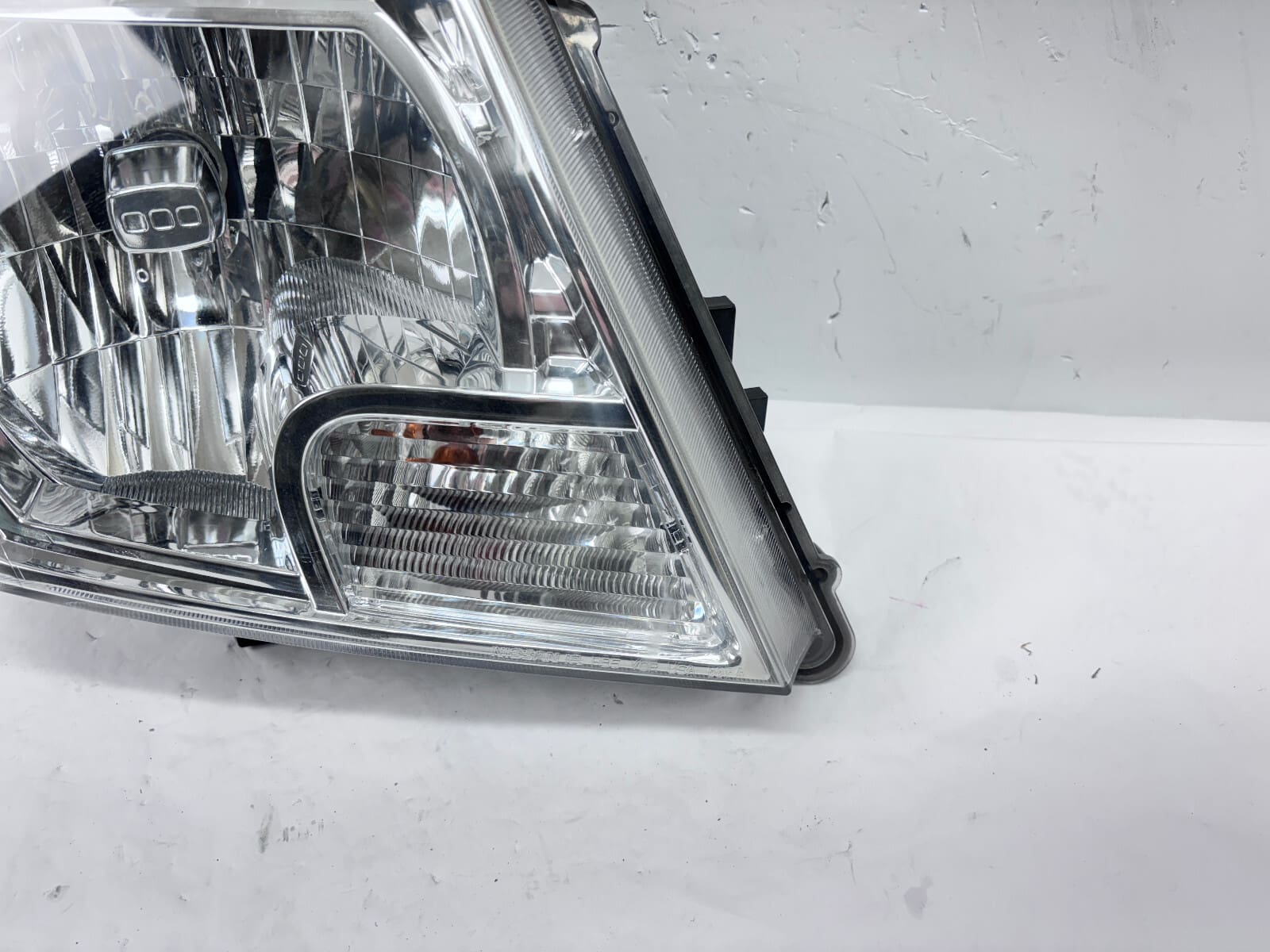 2009 2010 2011 2012 2013-2021 NISSAN FRONTIER HALOGEN FRONT RIGHT OEM HEADLIGHT - Image 3