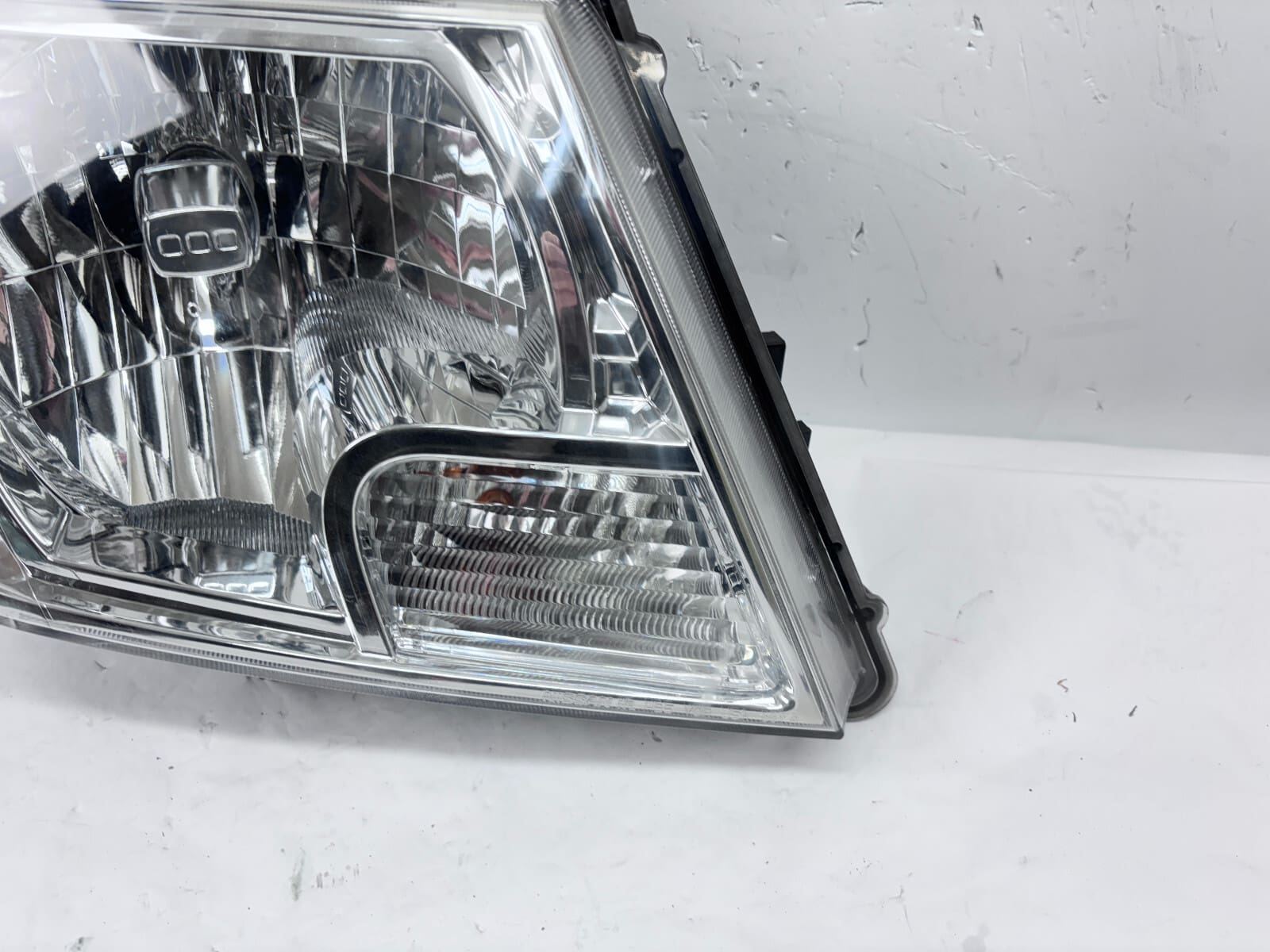 2009 2010 2011 2012 2013-2021 NISSAN FRONTIER HALOGEN FRONT RIGHT OEM HEADLIGHT - Image 4