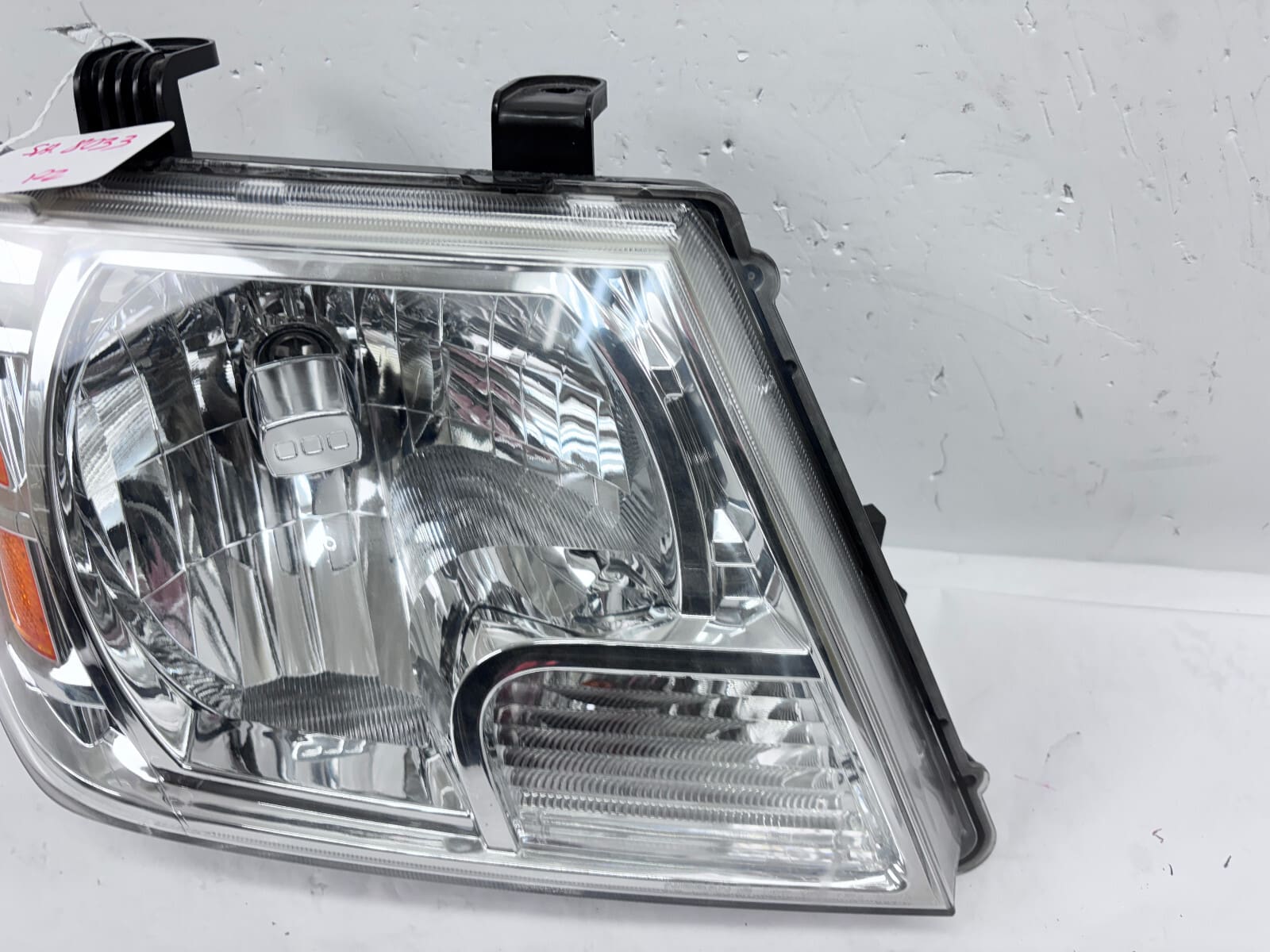2009 2010 2011 2012 2013-2021 NISSAN FRONTIER HALOGEN FRONT RIGHT OEM HEADLIGHT - Image 5