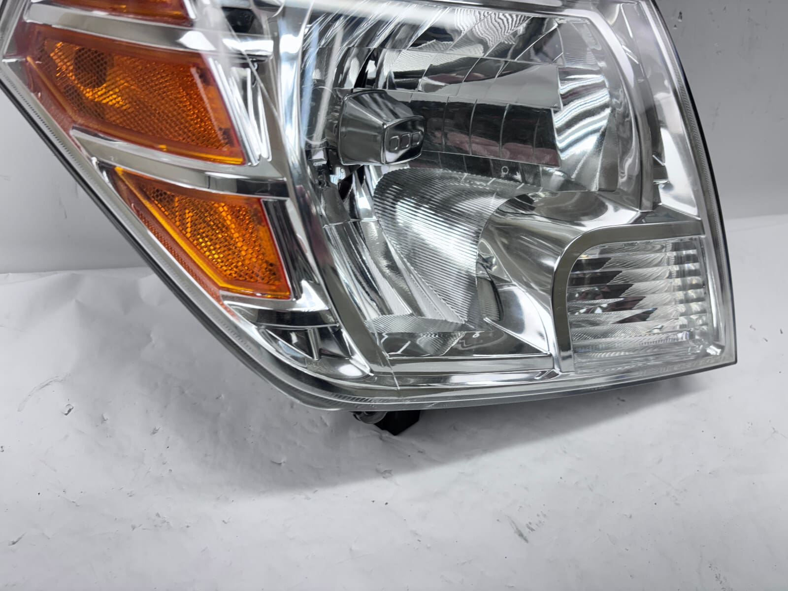 2009 2010 2011 2012 2013-2021 NISSAN FRONTIER HALOGEN FRONT RIGHT OEM HEADLIGHT - Image 9