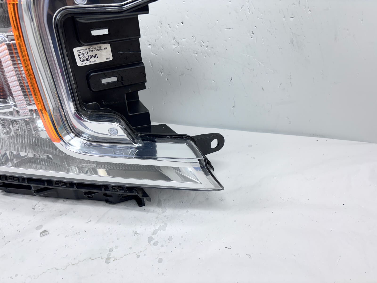 JL3413005AH 2018 2019 2020 FORD F150 HALOGEN FRONT RIGHT OEM HEADLIGHT - Image 2