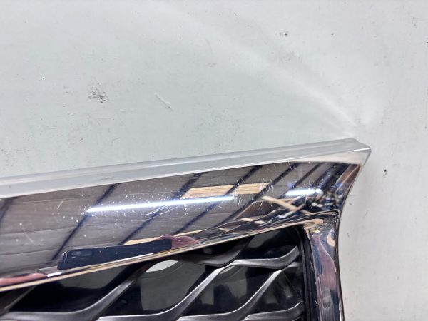 2015 2016 2017 INFINITI QX80 FRONT OEM GRILLE WITH CAMERA 623105ZA0A - Image 5