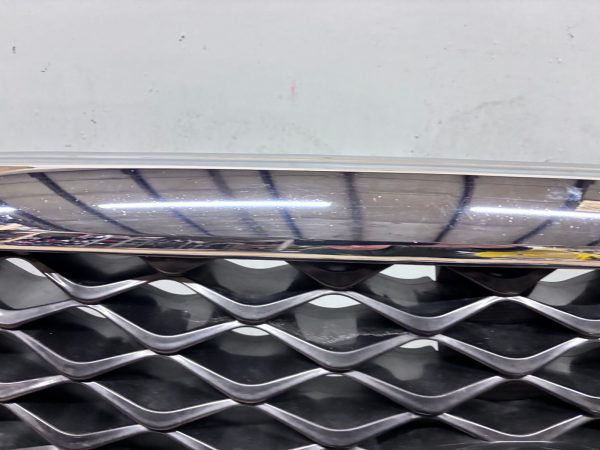 2015 2016 2017 INFINITI QX80 FRONT OEM GRILLE WITH CAMERA 623105ZA0A - Image 9