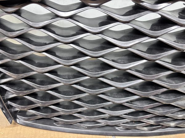 2015 2016 2017 INFINITI QX80 FRONT OEM GRILLE WITH CAMERA 623105ZA0A - Image 13