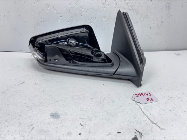2018-2021 2022 2023 2024 CHEVY EQUINOX TURN SIGNAL BLIND SPOT RIGHT OEM MIRROR