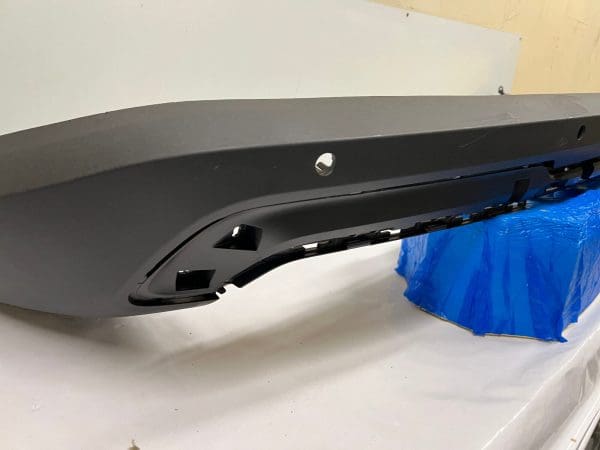 pt00049055 2022 2023 2024 rivian r1s rear oem bumper - Image 4