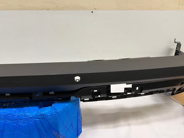pt00049055 2022 2023 2024 rivian r1s rear oem bumper - Image 6