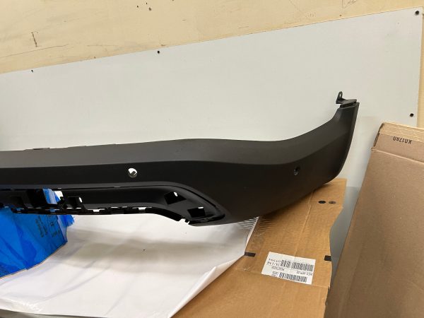 pt00049055 2022 2023 2024 rivian r1s rear oem bumper - Image 7