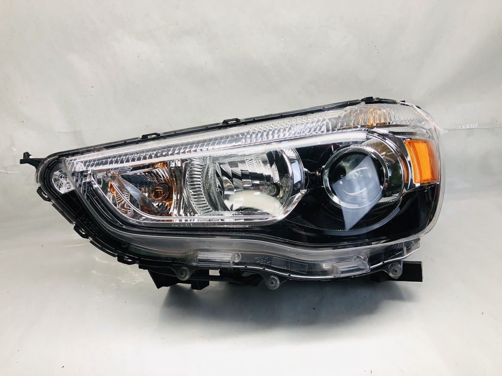 2011-2014 2015 2016 2017 2018 2019 MITSUBISHI OUTLANDER SPORT LEFT OEM HEADLIGHT