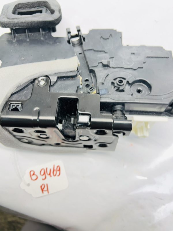 2019 2020 2021 2022 2023 AUDI A8 S8 REAR LEFT OEM DOOR LATCH LOCK GENUINE - Image 4