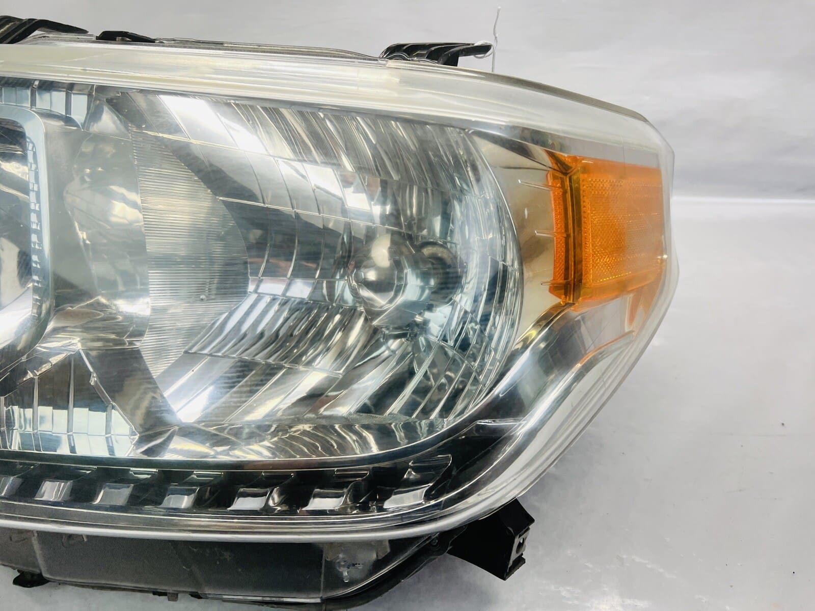 ALL TABS 2014 2015 2016 2017 TOYOTA TUNDRA HALOGEN LEVELING LEFT OEM HEADLIGHT - Image 9