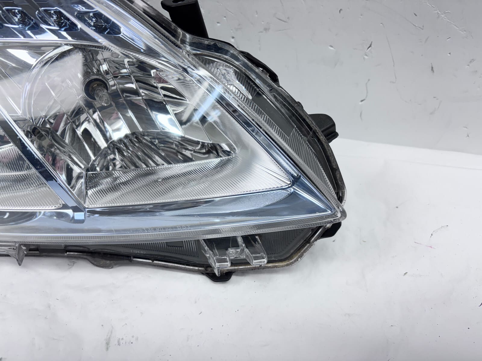 2012 2013 2014 2015 TOYOTA PRIUS HALOGEN BLUE FRONT RIGHT OEM HEADLIGHT - Image 3