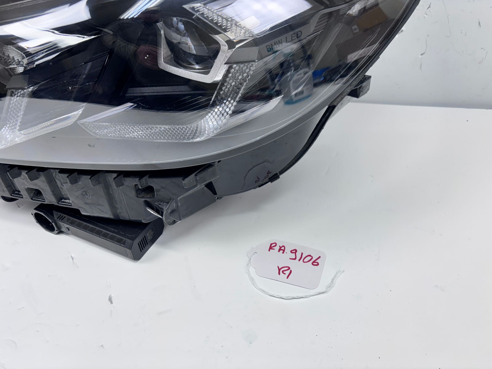 A95A1FB13-06 2022 2023 2024 BMW X3 X4 LED BLACK TRIM FRONT LEFT OEM HEADLIGHT - Image 4