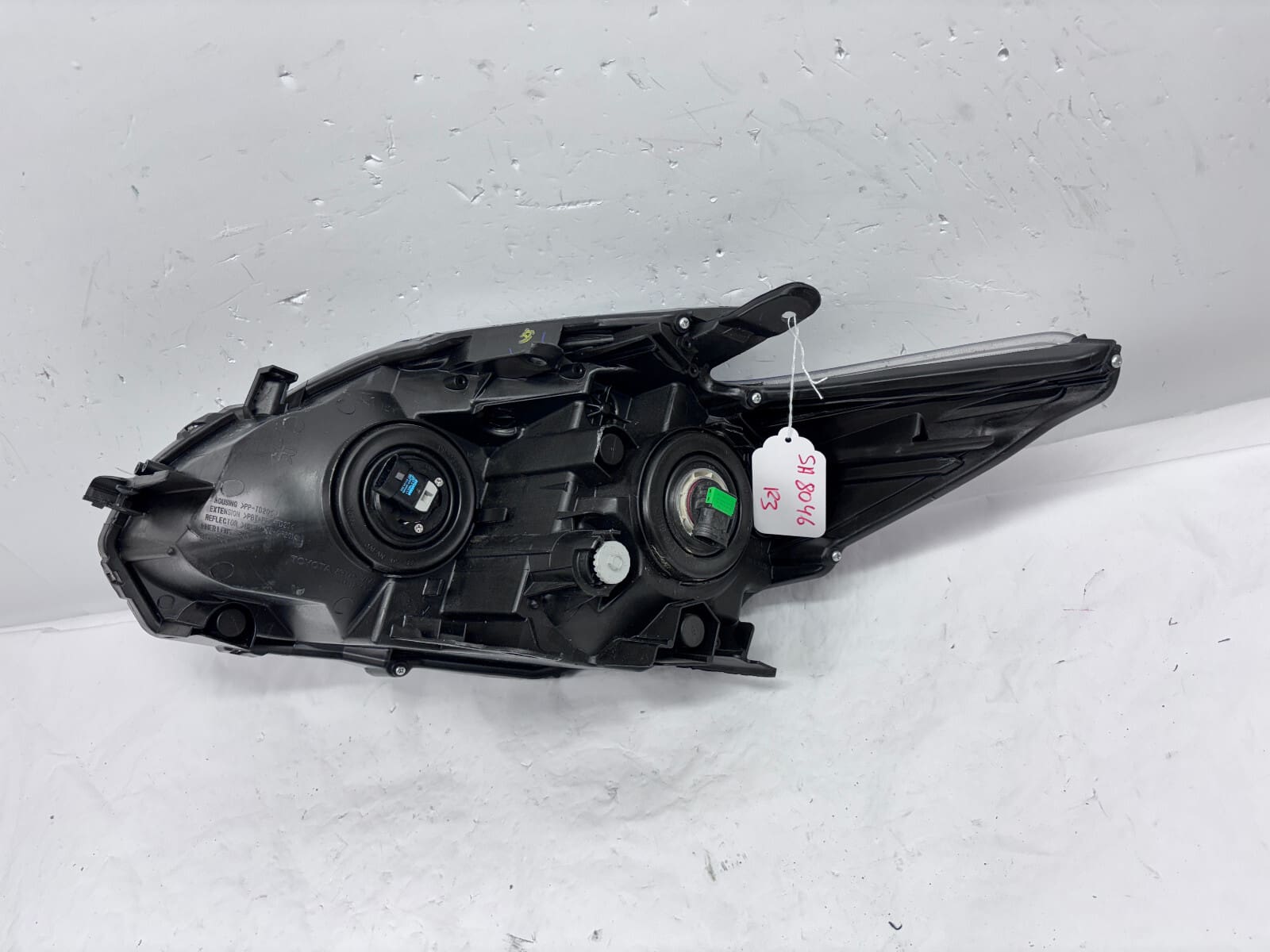 2012 2013 2014 2015 TOYOTA PRIUS HALOGEN BLUE FRONT RIGHT OEM HEADLIGHT - Image 18
