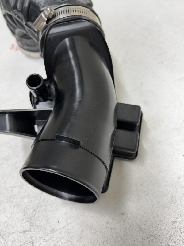 16576-6CB0C  2019 2020 2021 2022 2023 NISSAN ALTIMA AIR INTAKE HOUSE GENUINE - Image 4